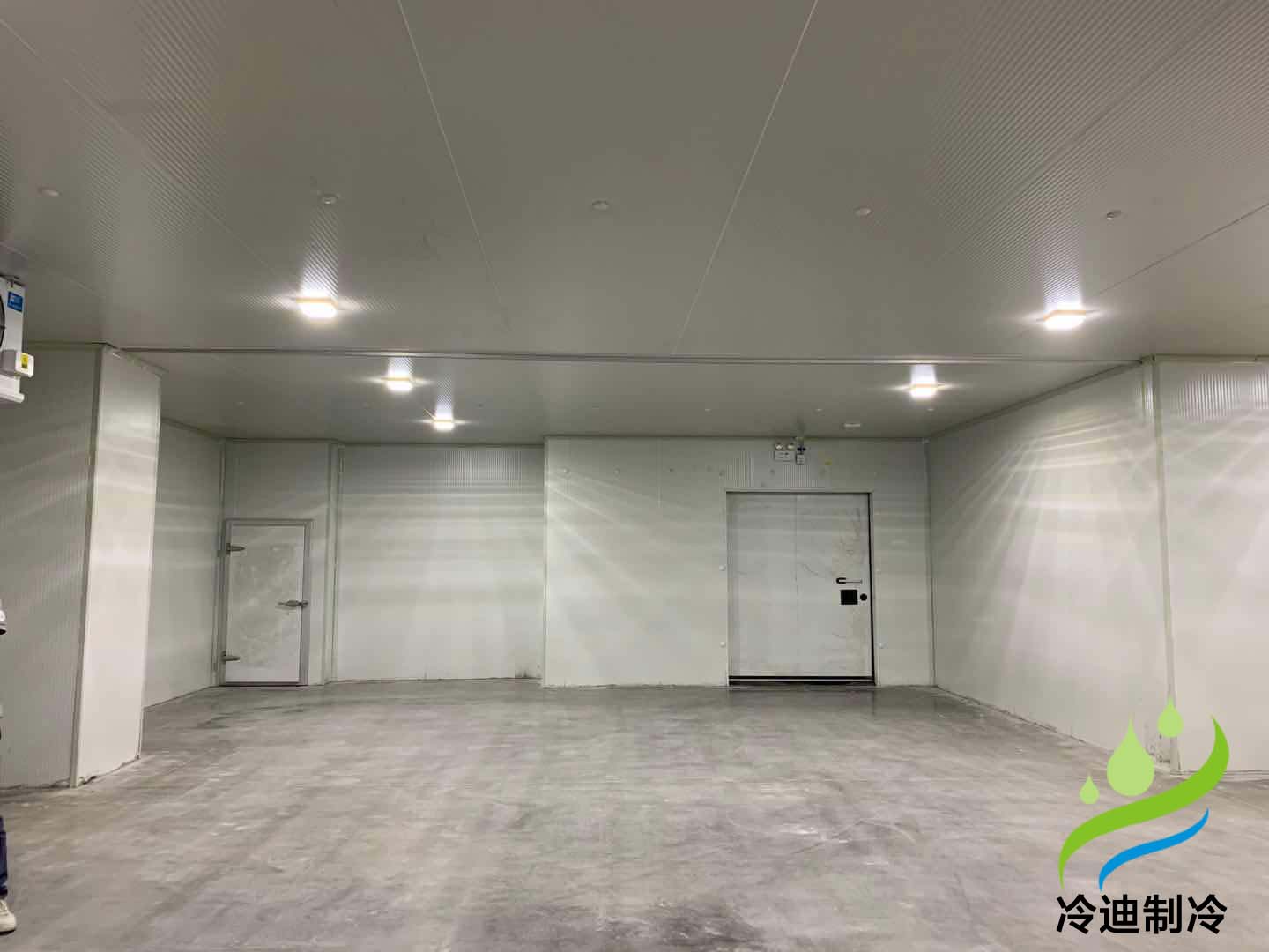 上海天天果園7320m3大型食品電商冷庫工程及舊庫(圖3) 上海天天果園7320m3大型食品電商冷庫工程及舊庫檢修項(xiàng)目