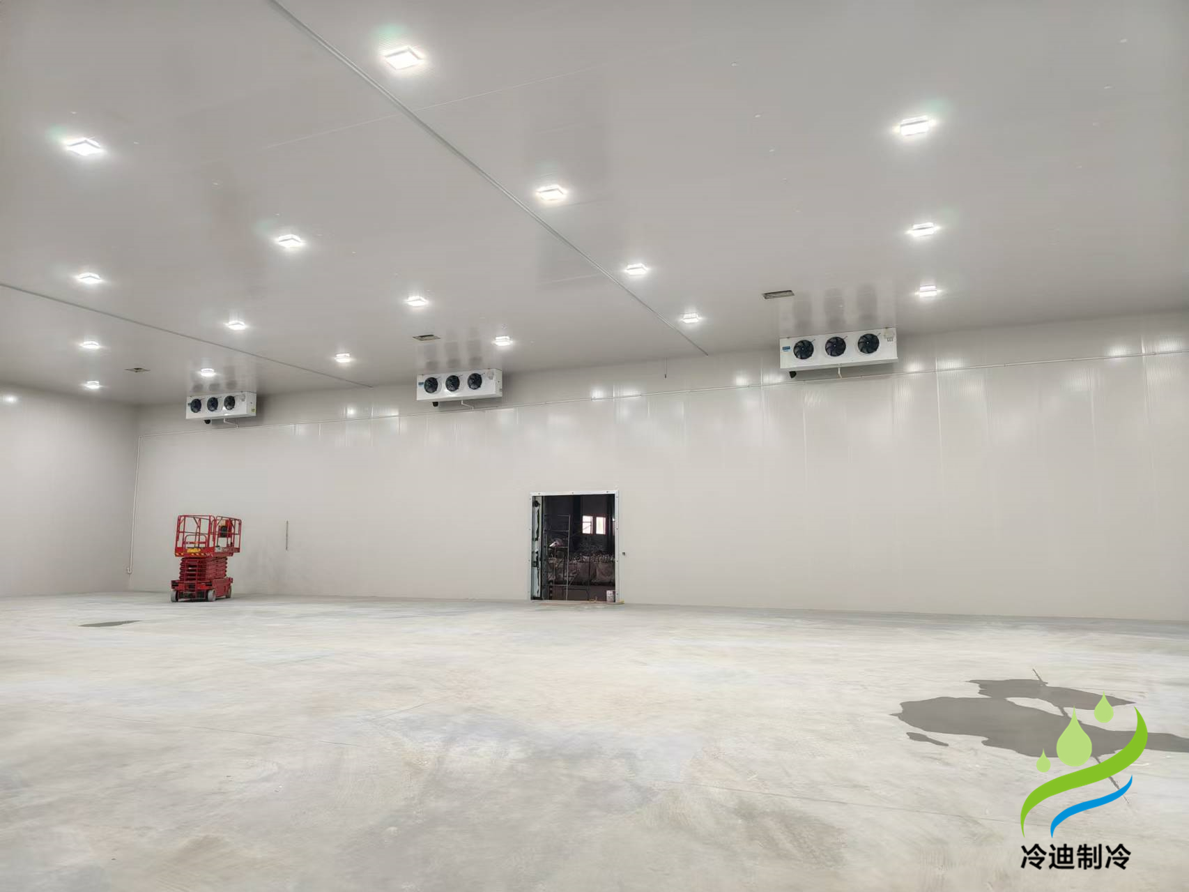 保稅區(qū)安裝500平米陰涼倉庫和冷庫造價多少錢?(圖1) 保稅區(qū)安裝500平米陰涼倉庫和冷庫造價多少錢?